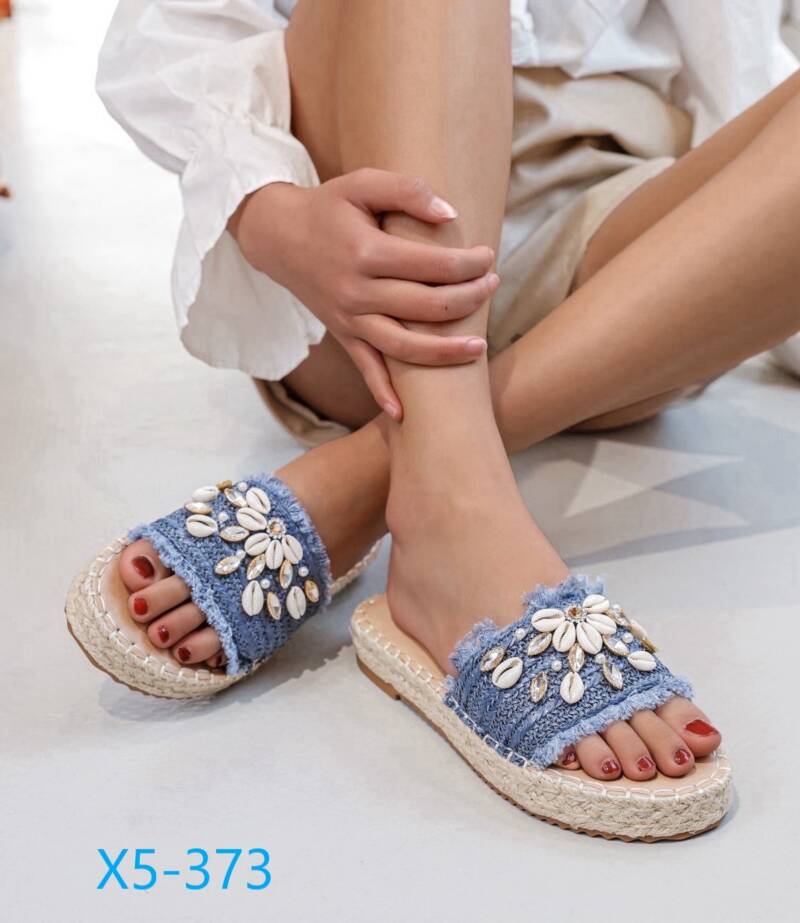Klapki damskie Roz 36-41 / 12 par